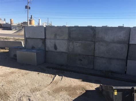 Concrete barrier blocks weight Full Barrier Block size 2x2x6 Approximately 4,000 pounds weight of 1-yard concrete. . 2x2x4 concrete blocks weight